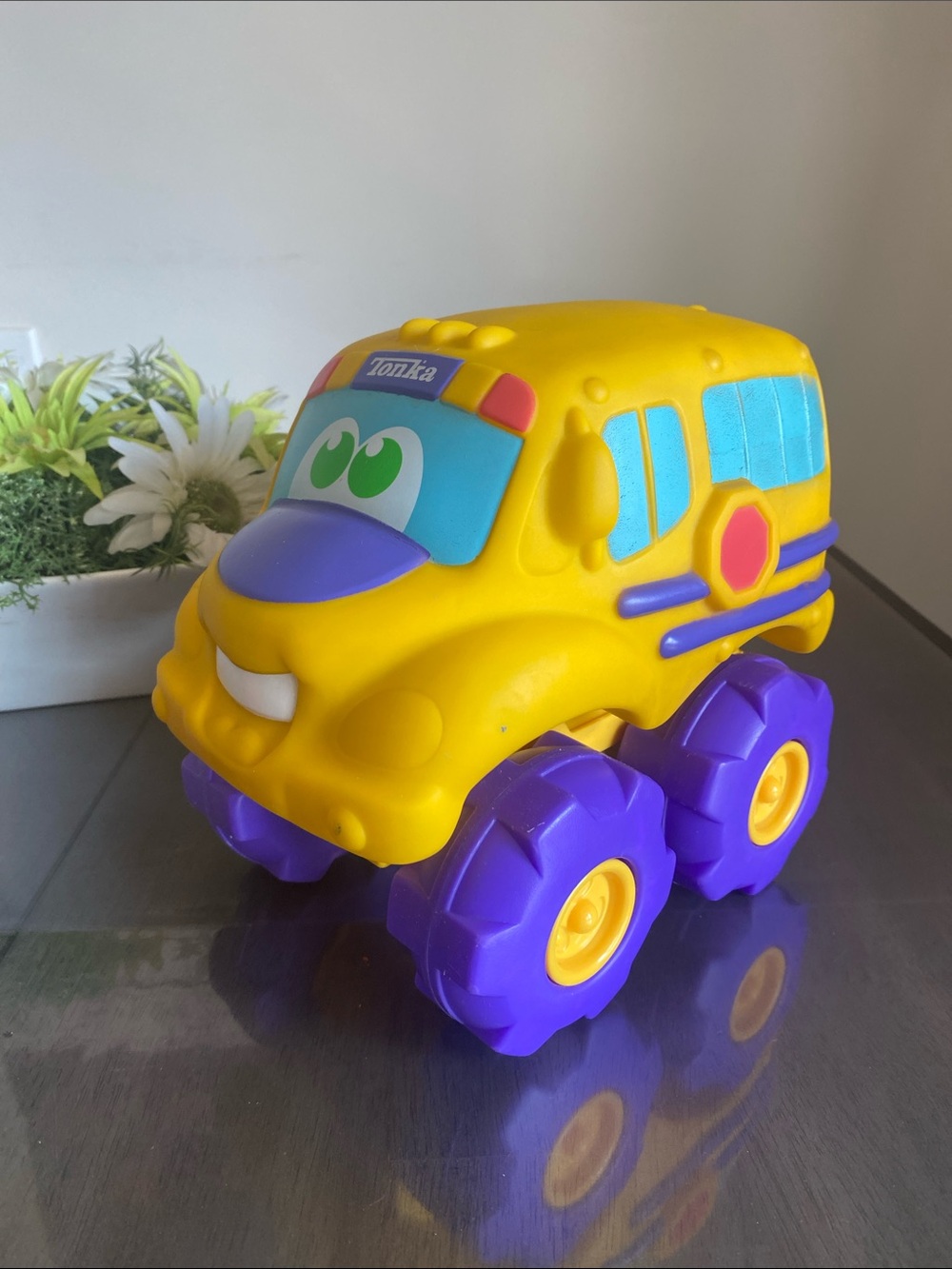 2002 Playskool Tonka Wheel Pal Cushy Cruisin School Bus Toy